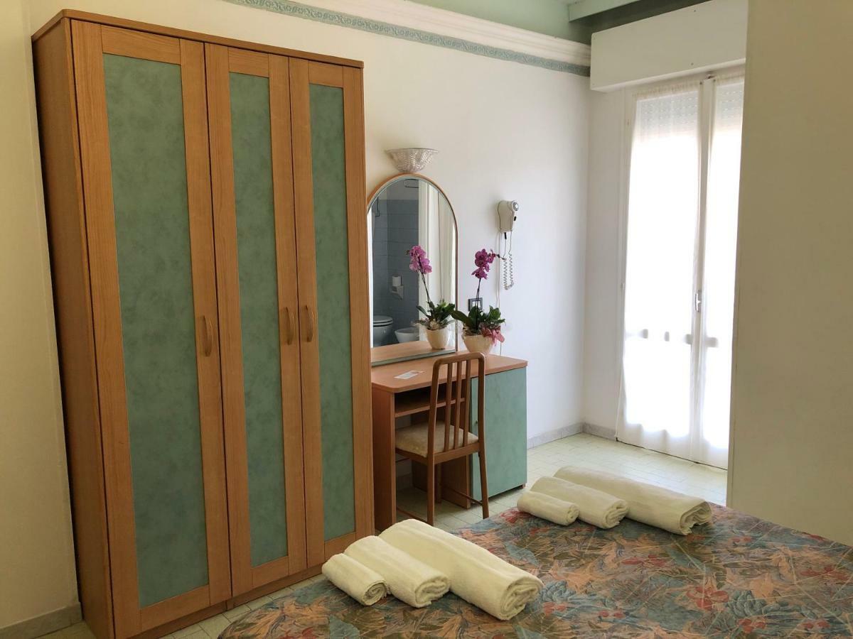 Hotel Augustus Gatteo a Mare Kültér fotó