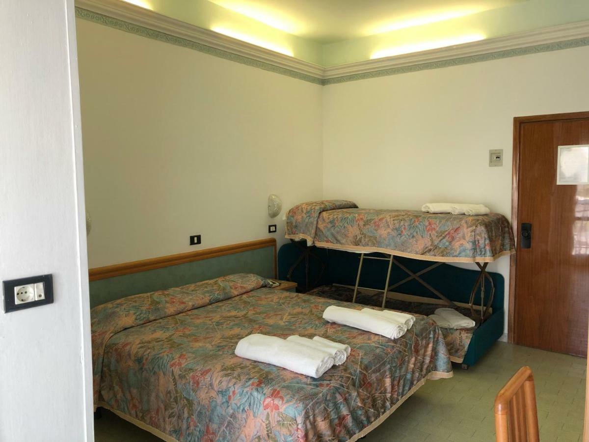 Hotel Augustus Gatteo a Mare Kültér fotó